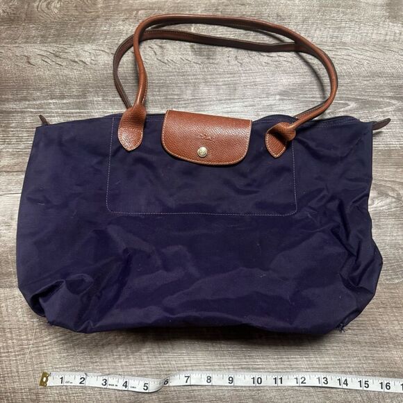 Longchamp Le Pliage Nylon Medium Shoulder Tote in Purple - Picture 3 of 10